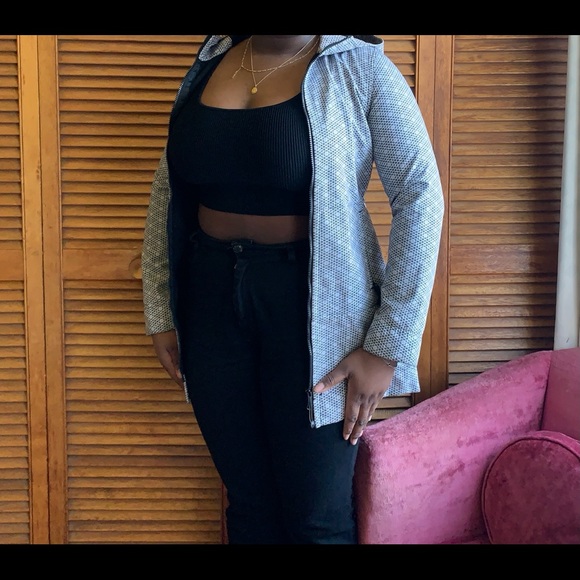 Windbreaker - Picture 3 of 4